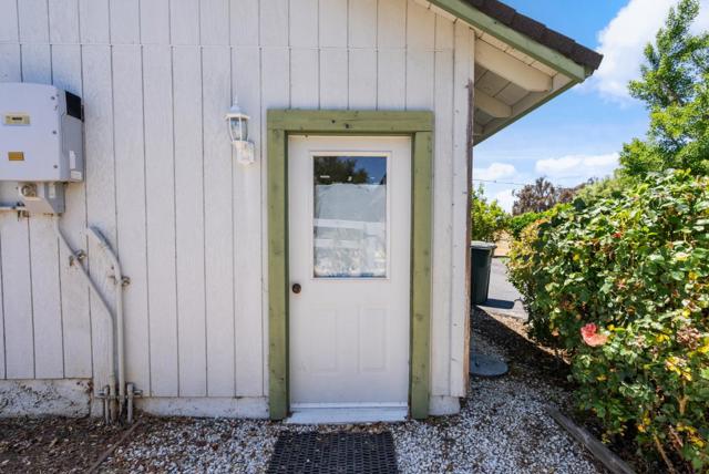 307 Mansfield Road, Hollister CA: https://media.crmls.org/mediaz/48b01e84-e472-4ccd-821d-f4882141d331.jpg