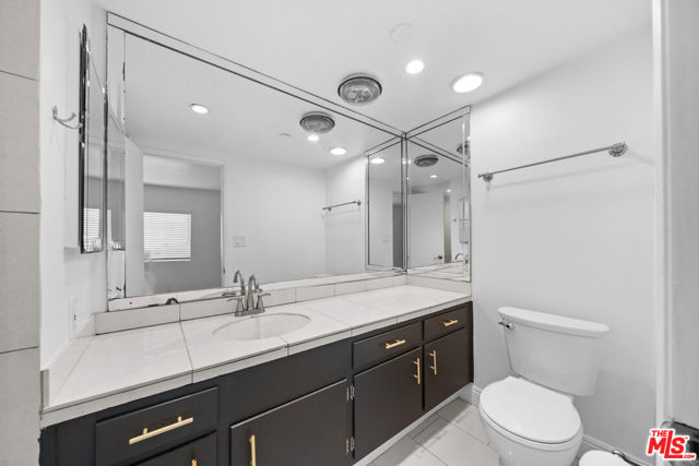 148 S Reeves Drive, Beverly Hills CA: https://media.crmls.org/mediaz/48b029ec-8f40-42aa-aea5-d7fc39f8ddfc.jpg