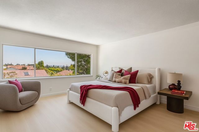 5136 Los Bonitos Way, Los Angeles CA: https://media.crmls.org/mediaz/48b099eb-274a-4594-acab-8f96ff03505e.jpg