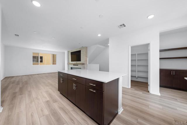 Detail Gallery Image 6 of 49 For 5232 Beachfront Cove St #81,  San Diego,  CA 92154 - 4 Beds | 3/1 Baths