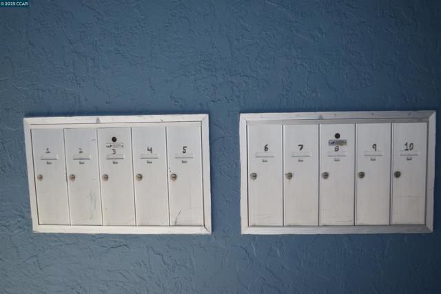 2518 Manchester Ave, San Pablo CA: https://media.crmls.org/mediaz/48b27c86-d503-4e89-9741-5b5810791a4c.jpg