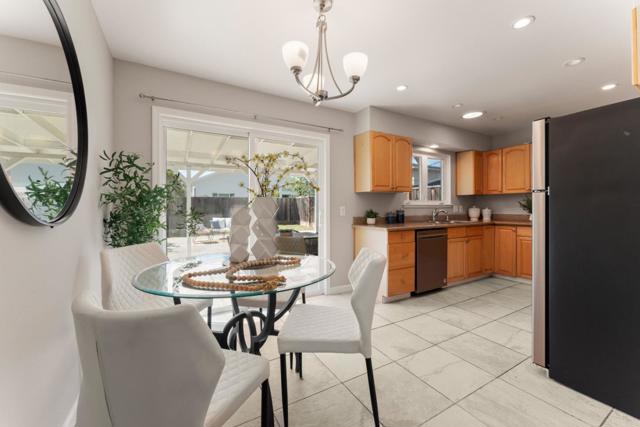 Image 4 of 28 For 1061 Hickorynut Court
