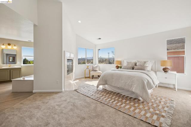 2004 Fries Ct, Martinez CA: https://media.crmls.org/mediaz/48b3f501-35d3-49cb-9856-90cd9e68ea9c.jpg