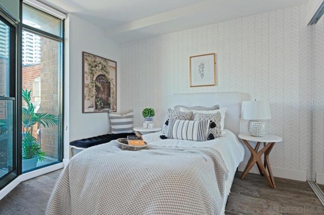 500 W Harbor Dr, San Diego CA: https://media.crmls.org/mediaz/48b451f0-9e8a-472c-94e9-6f3f6343586b.jpg