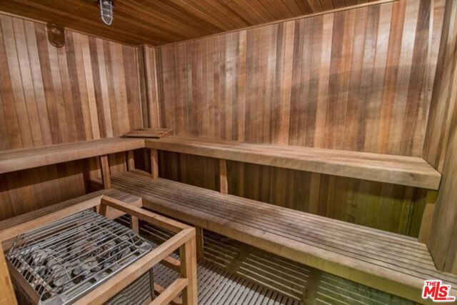 1155 N La Cienega Boulevard, West Hollywood CA: https://media.crmls.org/mediaz/48b5658d-ee1f-4222-ba1d-e10c07f11fad.jpg