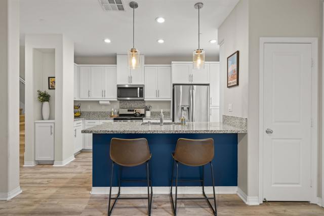 524 Surfbird Lane, Imperial Beach CA: https://media.crmls.org/mediaz/48b56aa9-ff34-4a98-baf0-288feb79c71e.jpg