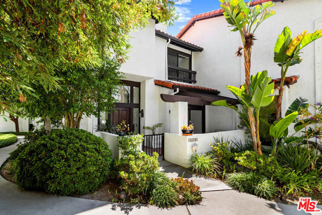 1671 Michael Lane, Pacific Palisades CA: https://media.crmls.org/mediaz/48b580b5-15c6-4644-9559-1e2093f3509c.jpg