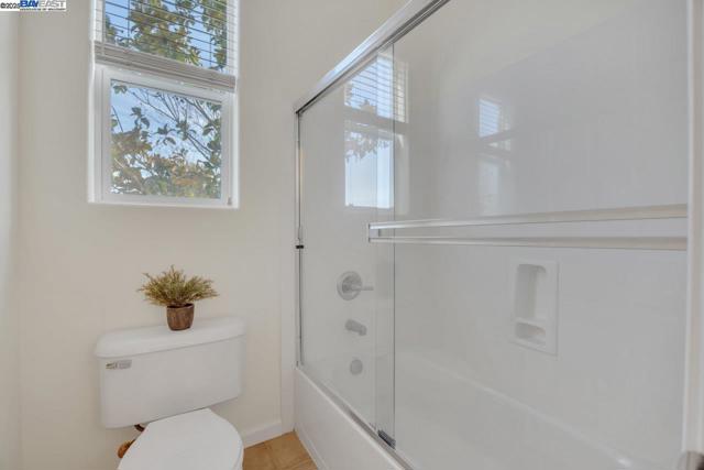 1508 Whispering Oaks Way, Pleasanton CA: https://media.crmls.org/mediaz/48b5b454-1c95-4af4-8526-261f909c06d3.jpg