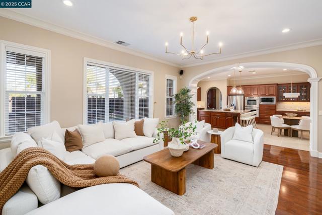 206 Glory Lily Ct, San Ramon CA: https://media.crmls.org/mediaz/48b65283-df04-4fce-8c18-90732d01ed3c.jpg