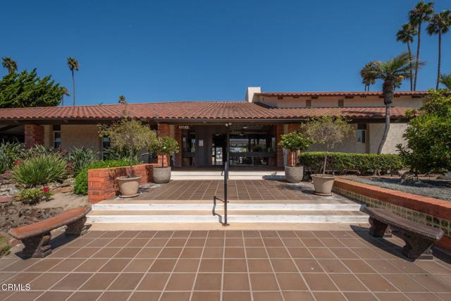 1215 Anchors Way Drive, Ventura CA: https://media.crmls.org/mediaz/48b6943b-d0d9-4785-92af-ad2e73d0e64e.jpg