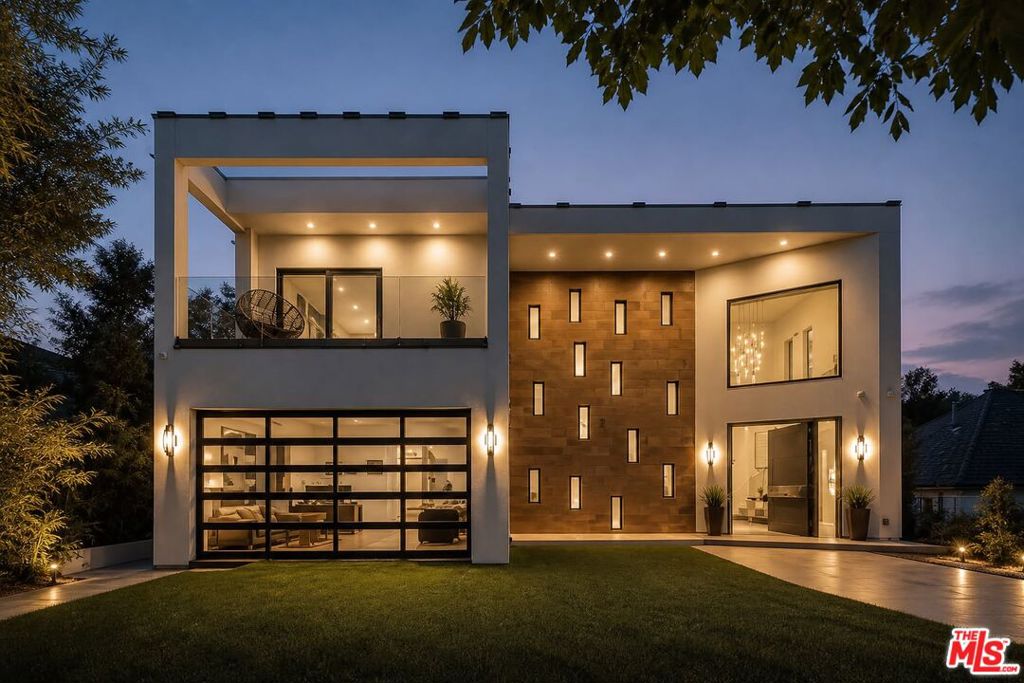 12443 W Sunset Boulevard — Modern