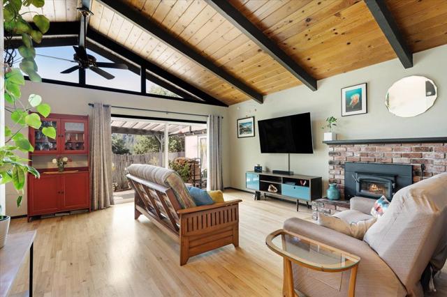 185 Woodston Way, Ben Lomond CA: https://media.crmls.org/mediaz/48b86eb2-f369-47ef-a16c-73e1f4057850.jpg