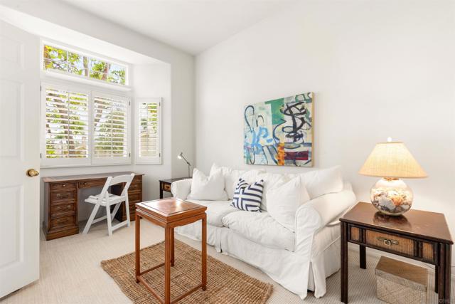 5609 Avenida De Parque, Rancho Santa Fe CA: https://media.crmls.org/mediaz/48b8aaa8-b721-4fe0-bbdb-b796dfcaddec.jpg