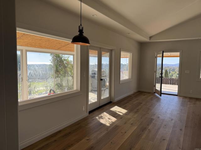 Detail Gallery Image 15 of 36 For 535 Minnesota, Fallbrook,  CA 92028 - 3 Beds | 2 Baths