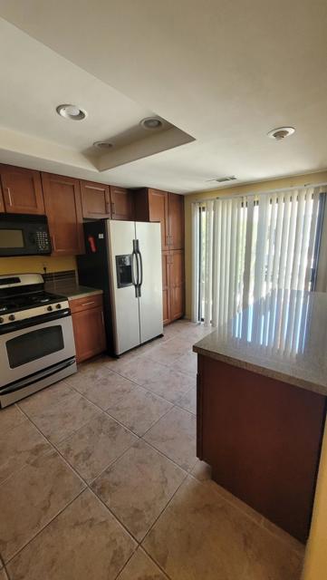54673 Oakhill, La Quinta CA: https://media.crmls.org/mediaz/48b964d3-3a86-4662-afb8-e484610e056d.jpg