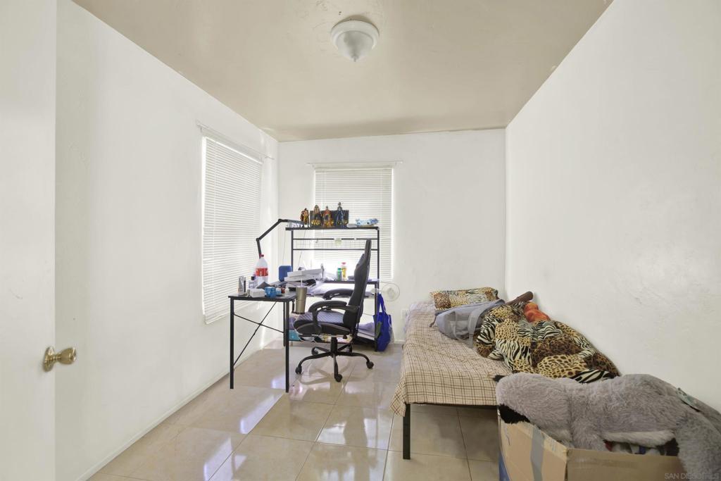 MLS #250039502SD image #22