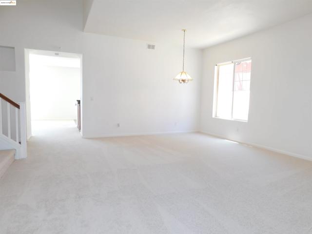 3915 Hummingbird Dr, Antioch CA: https://media.crmls.org/mediaz/48bb7efa-1481-43d3-be18-226b02938fcc.jpg