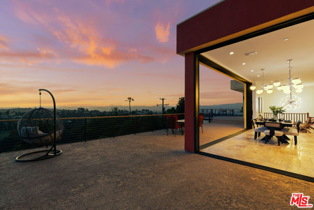 4671 Bedel Street, Woodland Hills CA: https://media.crmls.org/mediaz/48bba3ab-dd28-4664-996a-faad6b1e98d6.jpg