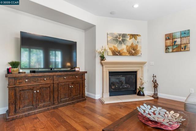 1656 Colchester St, Danville CA: https://media.crmls.org/mediaz/48bc45b6-0827-4ab1-92b7-9f4074caf32a.jpg