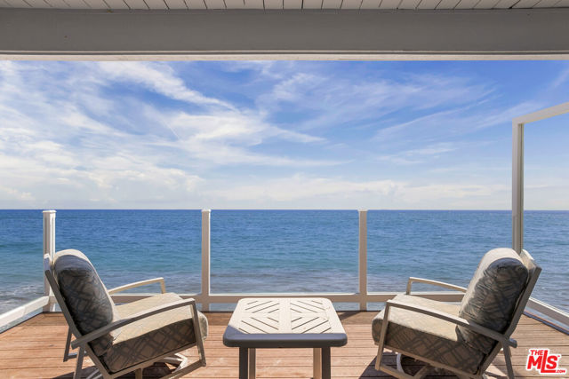 11770 Pacific Coast Highway, Malibu CA: https://media.crmls.org/mediaz/48bc59d1-8398-47de-aa1a-ef89a316d0b9.jpg