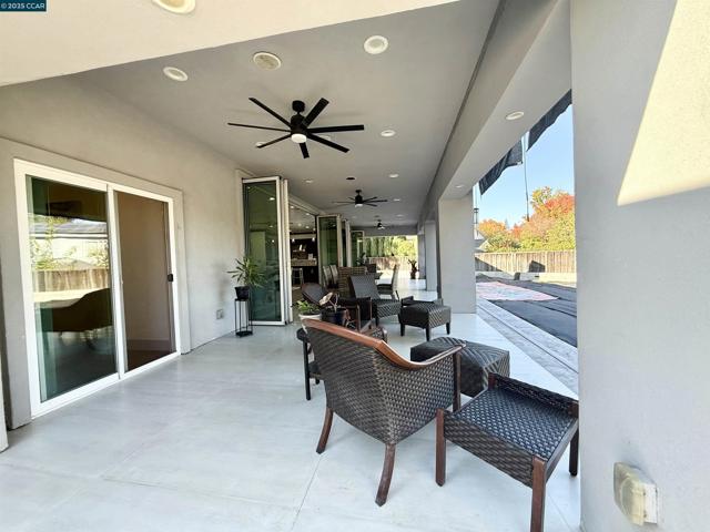 3318 Ellesmere Court, Walnut Creek CA: https://media.crmls.org/mediaz/48bd6db7-166a-42a1-b5b1-1408ed6e1525.jpg