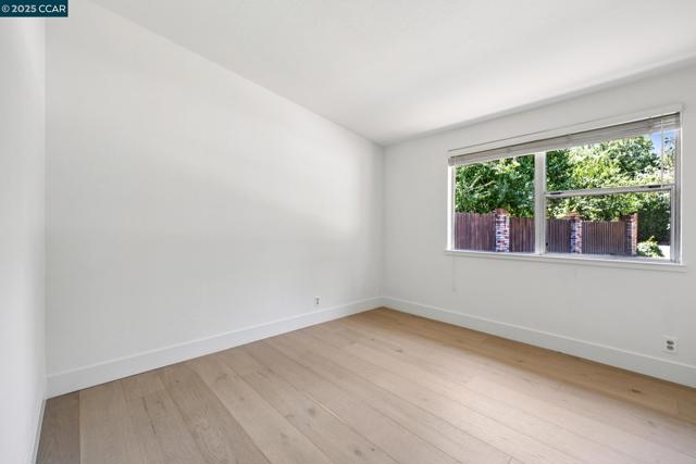 12 La Sonoma Ct, Alamo CA: https://media.crmls.org/mediaz/48bda4a0-d5e0-49c1-97a9-ace49c38e57f.jpg