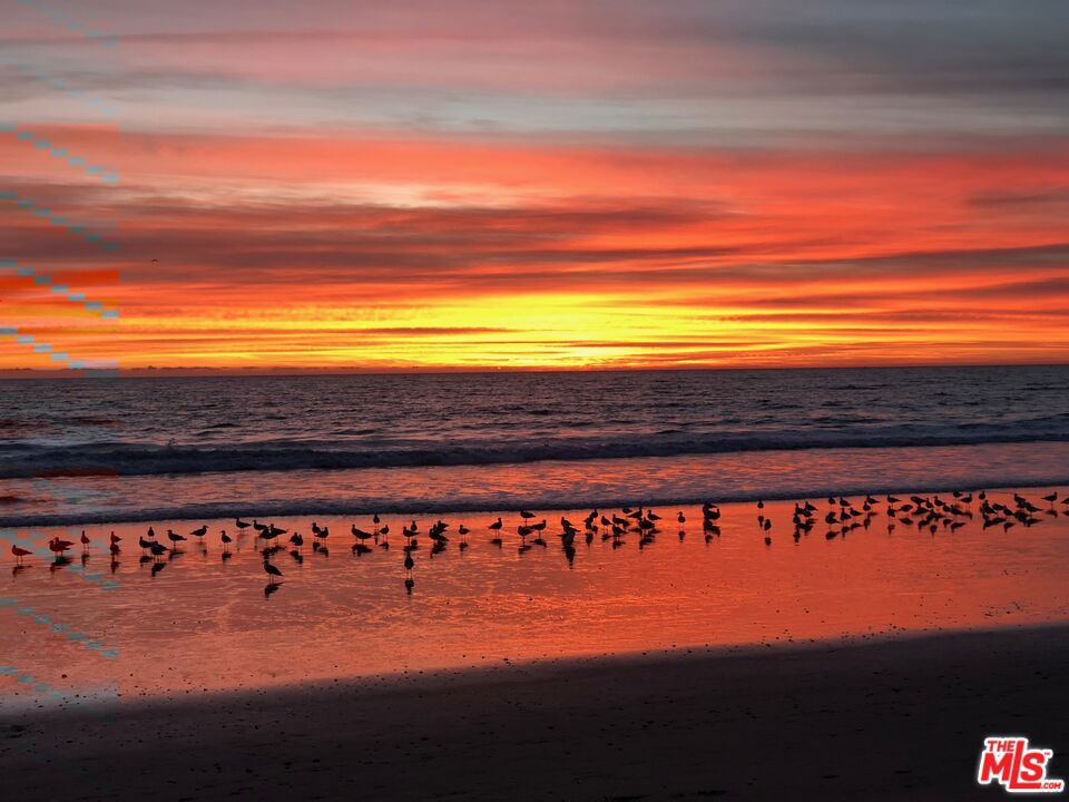 https://media.crmls.org/mediaz/48be1fb2-86a4-4b72-bf59-d1c46c332efc.jpg?preset=X-Large