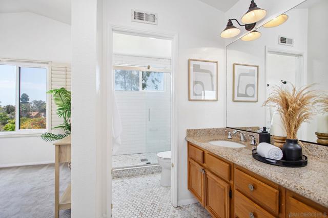 1009 Paseo La Cresta, Chula Vista CA: https://media.crmls.org/mediaz/48be6ba7-2b2c-436b-a6c4-9af953ebe98c.jpg
