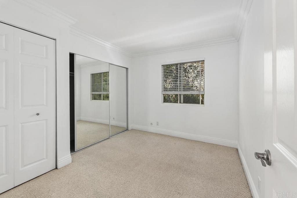 2850 Reynard Way - photo 14