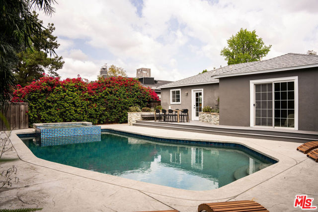 17638 Lemay Street, Lake Balboa CA: https://media.crmls.org/mediaz/48bfa9f8-9c27-4d13-b24b-38a0cbe7ef4a.jpg
