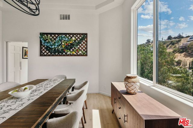 3646 Potosi Avenue, Studio City CA: https://media.crmls.org/mediaz/48c0ee5c-412d-40d4-afe4-f3c8508e3074.jpg