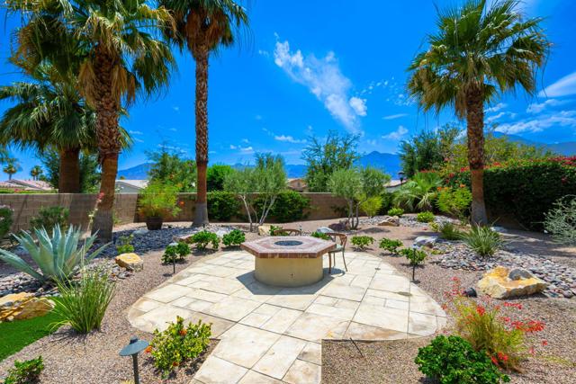 81943 Prism Drive, La Quinta CA: https://media.crmls.org/mediaz/48c1e3d9-e340-4e0a-846d-074e3e0bcc6c.jpg