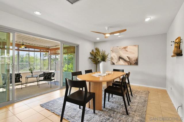 9633 Pebble Beach Dr, Santee CA: https://media.crmls.org/mediaz/48c20508-5cd0-487d-ac50-978b698f0183.jpg