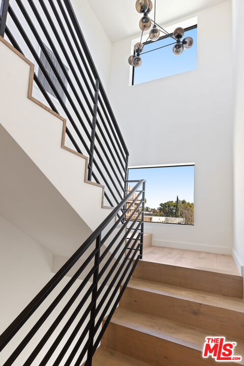 MLS #25572647 img 12