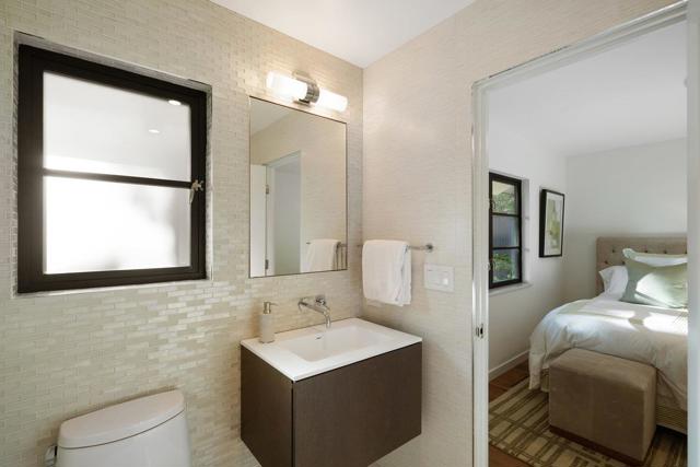 45 Kammerer Court, Hillsborough CA: https://media.crmls.org/mediaz/48c2e27f-53b5-4fc1-981a-11957c5975fb.jpg