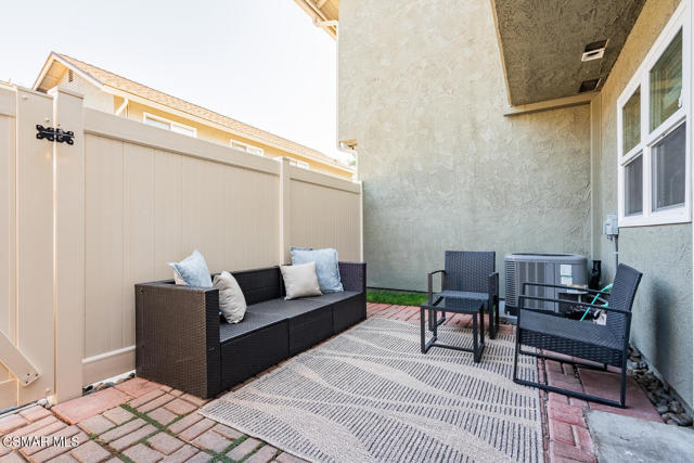 579 Rio Grande Circle, Thousand Oaks CA: https://media.crmls.org/mediaz/48c38fed-342c-4fcc-80ce-62b189063797.jpg