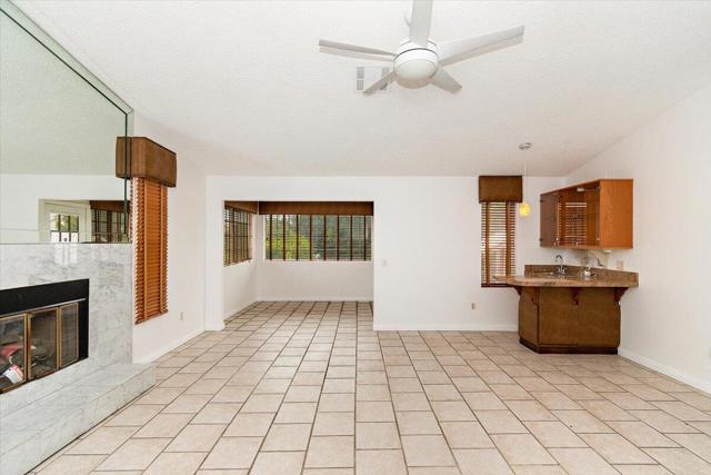 68954 Durango Road, Cathedral City CA: https://media.crmls.org/mediaz/48c3da52-ffab-499a-93d4-2c38ec439da7.jpg
