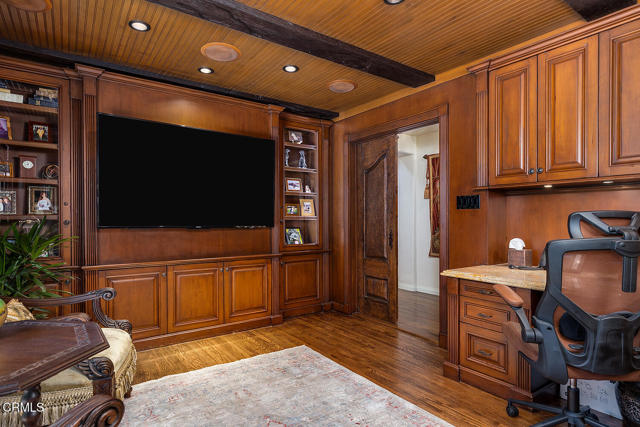 1711 Fairmount Avenue, La Canada Flintridge CA: https://media.crmls.org/mediaz/48c3dd65-a308-432c-a5b8-bca5d9668c78.jpg