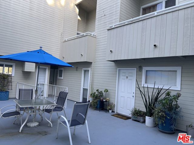 3101 5th Street, Santa Monica CA: https://media.crmls.org/mediaz/48c44232-fa81-4dd5-a864-edf58499892c.jpg