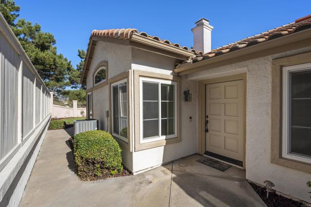 2505 LA COSTA AVE, Chula Vista CA: https://media.crmls.org/mediaz/48c491aa-04ab-48d9-a87a-1e91c7ac0dc1.jpg