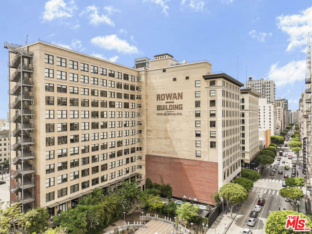 460 S Spring Street, Los Angeles CA: https://media.crmls.org/mediaz/48c49333-d80d-413c-b4f3-d95e7d7304c4.jpg