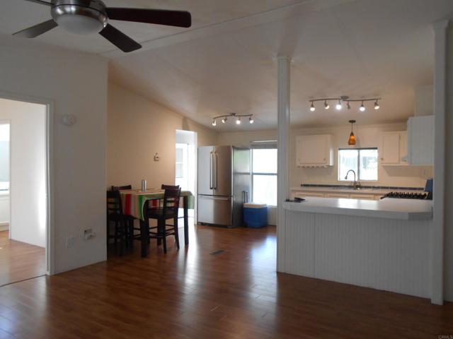 Detail Gallery Image 5 of 25 For 2003 Bayview Hts Dr #158,  San Diego,  CA 92105 - 3 Beds | 2 Baths