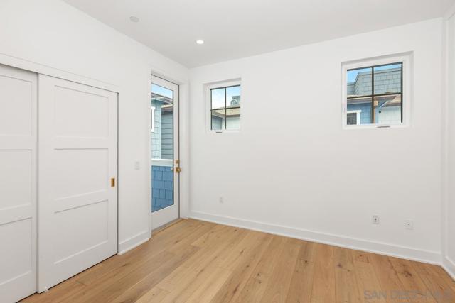 551 Orange Ave, Coronado CA: https://media.crmls.org/mediaz/48c5f3e3-ed62-4b0d-9154-0caec6c65c8c.jpg