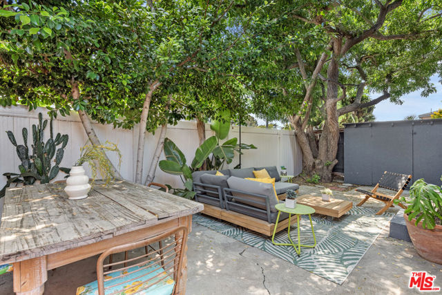 1205 Appleton Way, Venice CA: https://media.crmls.org/mediaz/48c6b734-59d3-44c5-b503-3fcd08d3cb68.jpg