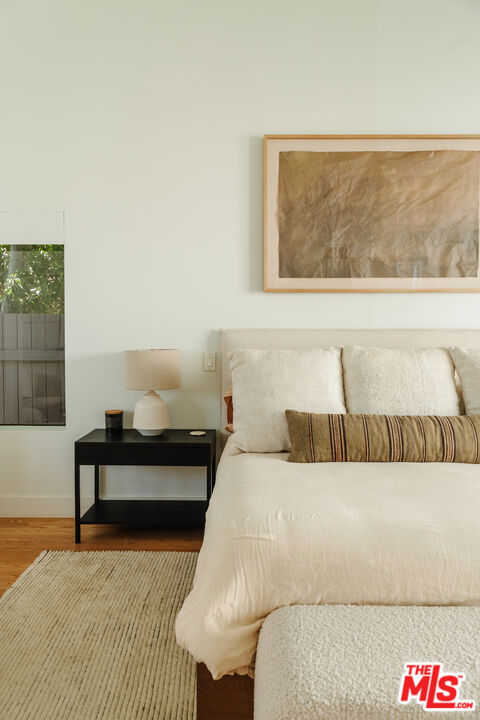 2261 Vasanta Way, Los Angeles CA: https://media.crmls.org/mediaz/48c72e18-61d7-4807-8c80-9af4bcfcec43.jpg