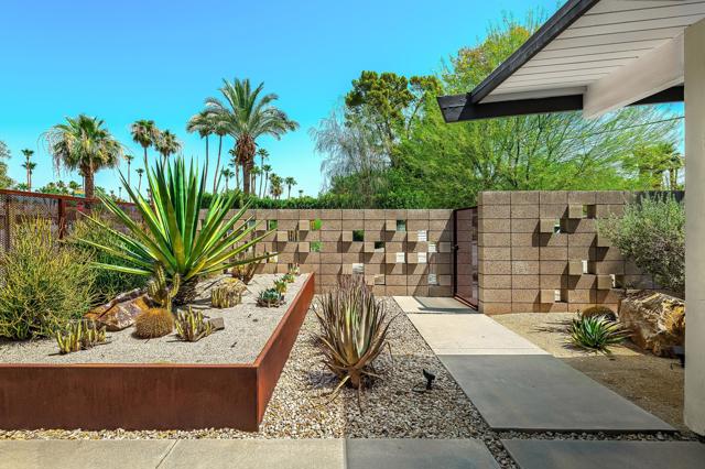2639 E Livmor Avenue, Palm Springs, CA 92262
