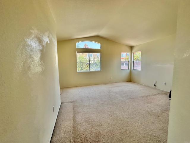 Detail Gallery Image 9 of 25 For 579 via La Paloma, Chula Vista,  CA 91910 - 4 Beds | 3 Baths