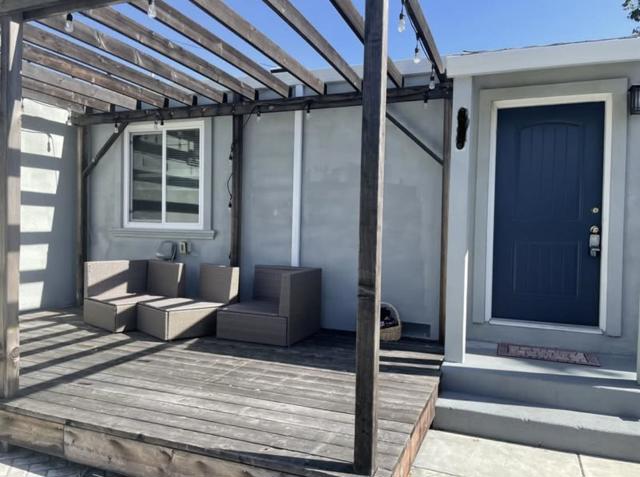 972 Haven Avenue, Redwood City CA: https://media.crmls.org/mediaz/48c95df8-8273-4a61-95a3-c1e28481d3f5.jpg