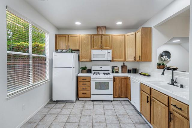 103 Whits Road, Mountain View CA: https://media.crmls.org/mediaz/48c983d4-0b21-407b-a88e-469374f07a48.jpg