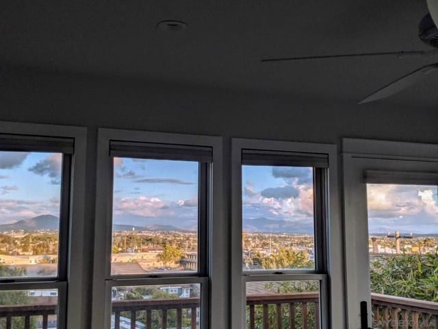 405 Langley St, San Diego CA: https://media.crmls.org/mediaz/48c98f7d-6e06-440e-b8f3-51a669e278f3.jpg